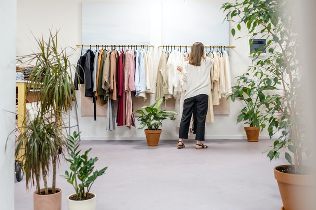 convenient-hanging-garment-bag